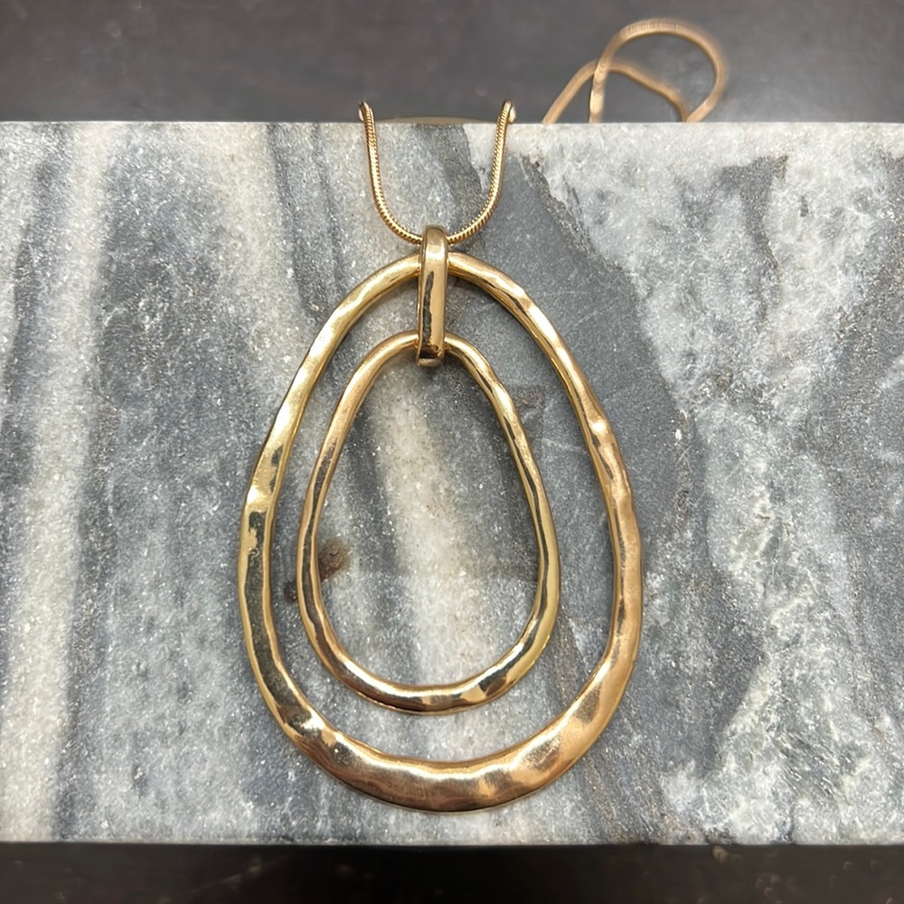 13 inch chain necklace!!! gold with very cute pendant!!